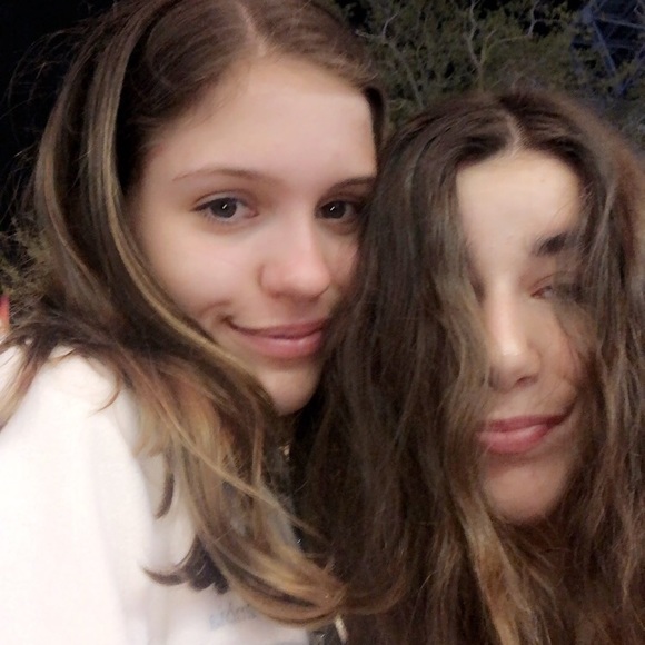 Meet your Posher, Constanza - Picture 1 of 1